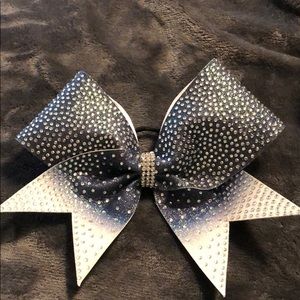 Cheer bow